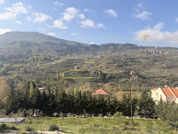 Land for Sale in Kfardebian