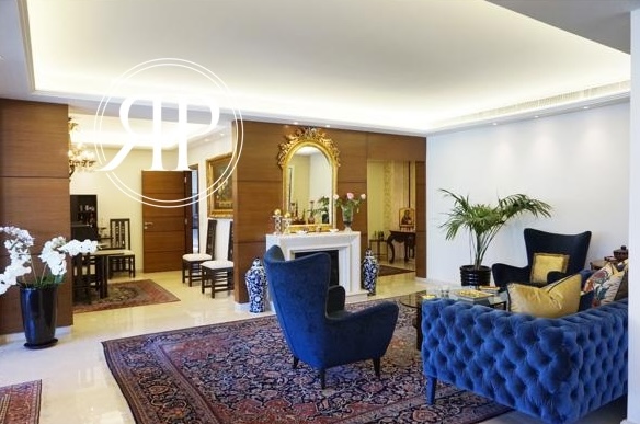 300Sqm Apartment for Sale in Achrafieh
