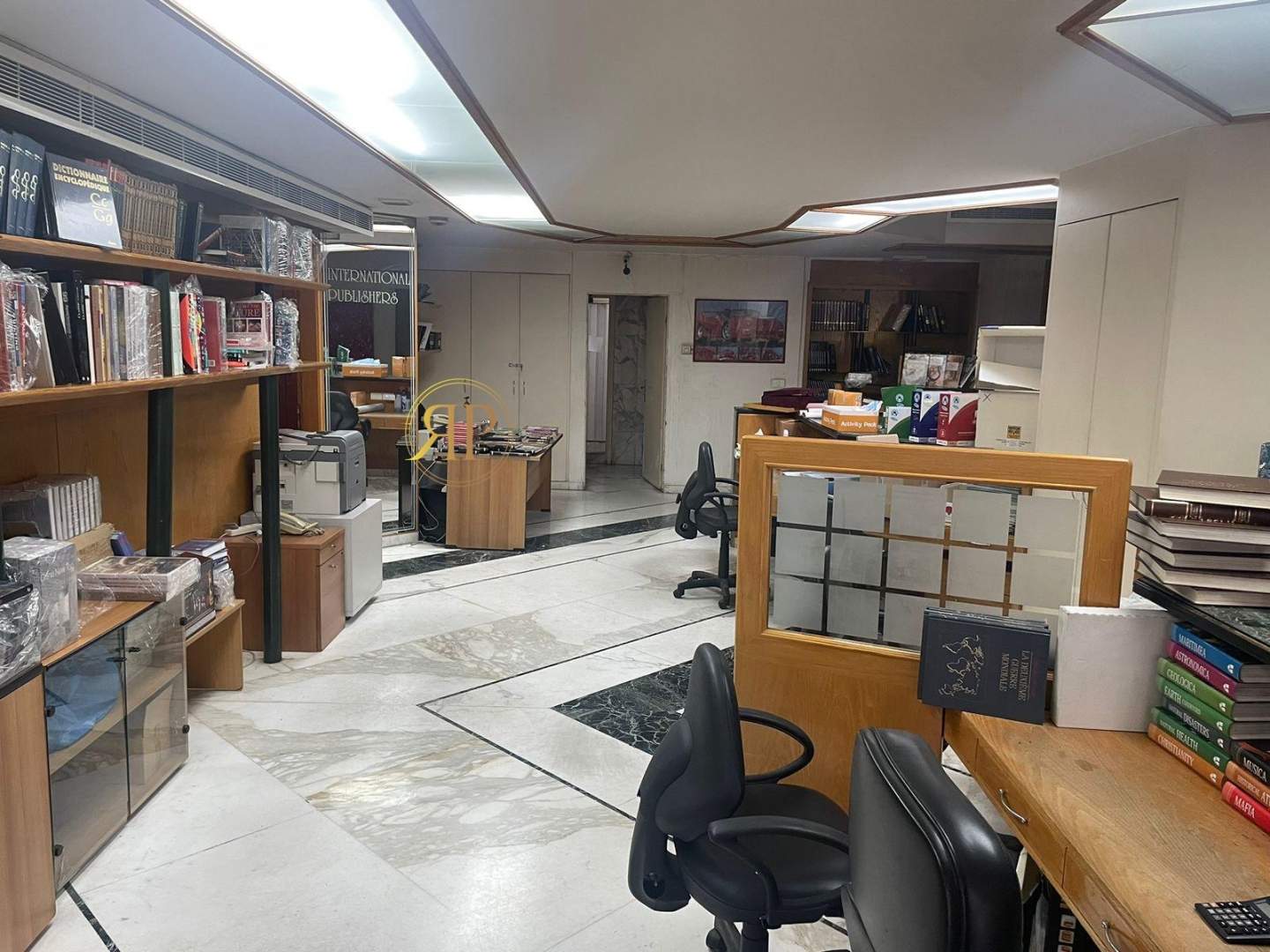Achrafieh office for RENT