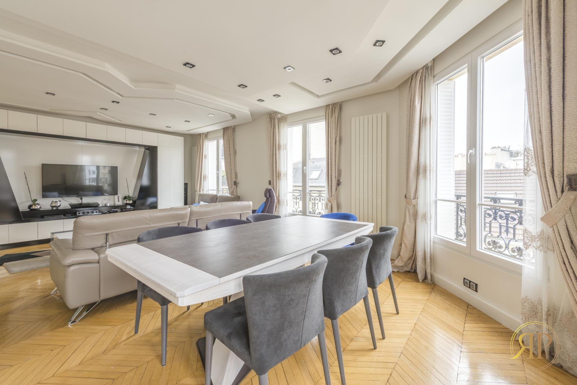 Simplex for sale in Etoile, Paris 16e