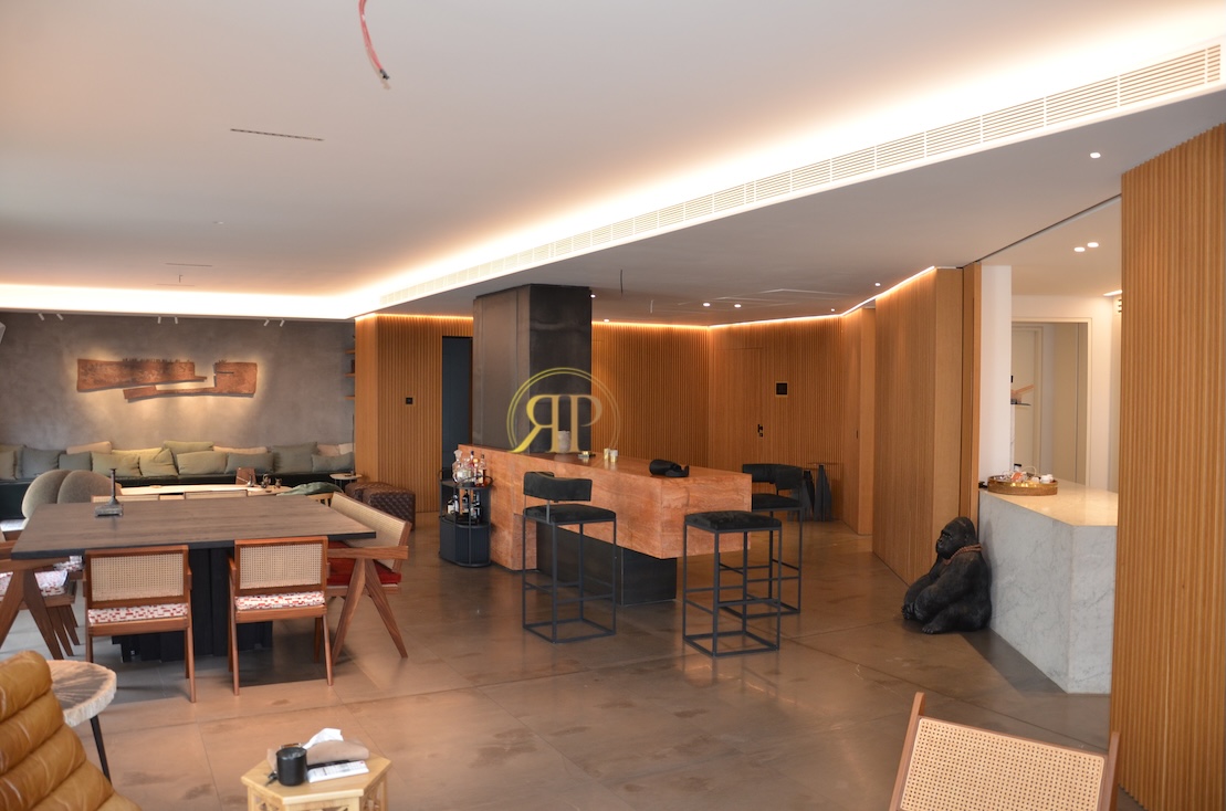 Luxurious 365m2 Apartment for Sale in Minet El Hosn