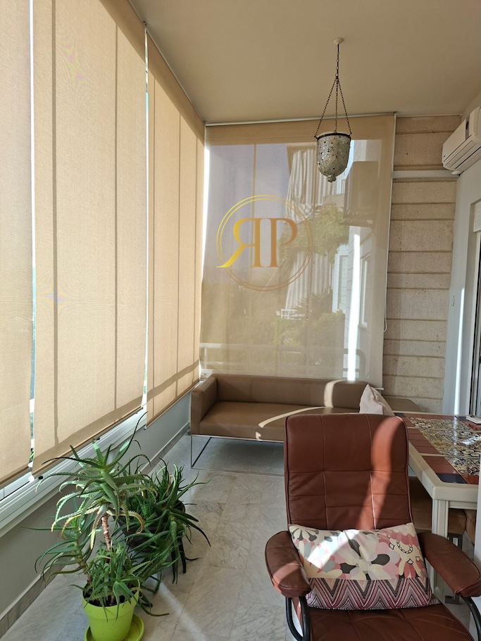 Great Deal 220sqm Apartment for SALE in Ain Aar