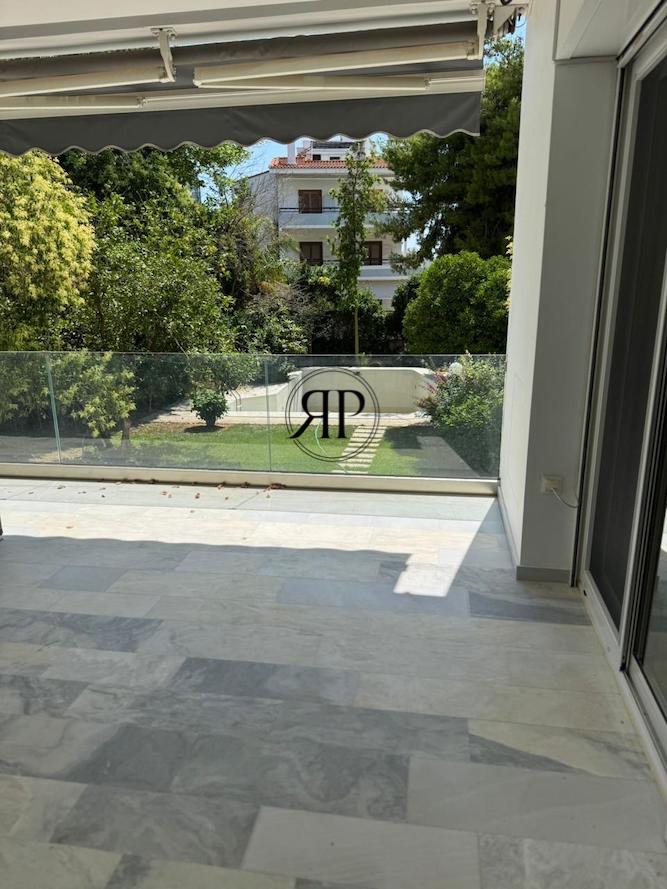 Duplex With Private Pool in Athens