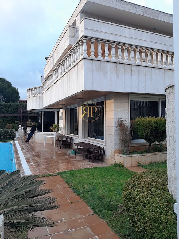 Beautiful Villa For Sale in Monteverde