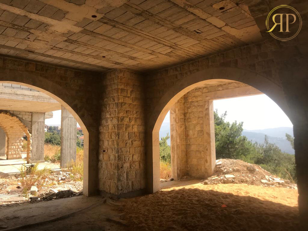 Land for sale with villa in Metn, Dahr Souan -  Exceptional offer!
