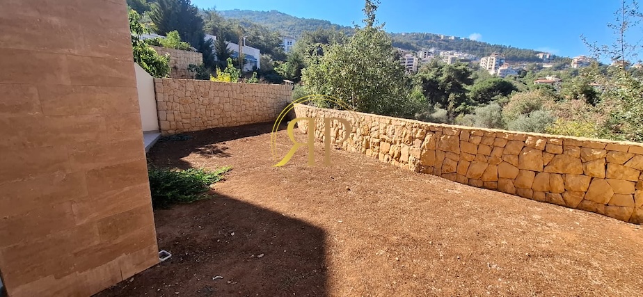 MODERN HOME For Sale in Ain Aalaq 