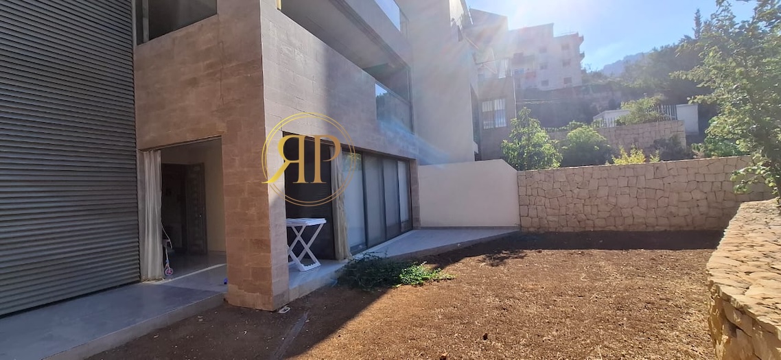 MODERN HOME For Sale in Ain Aalaq 