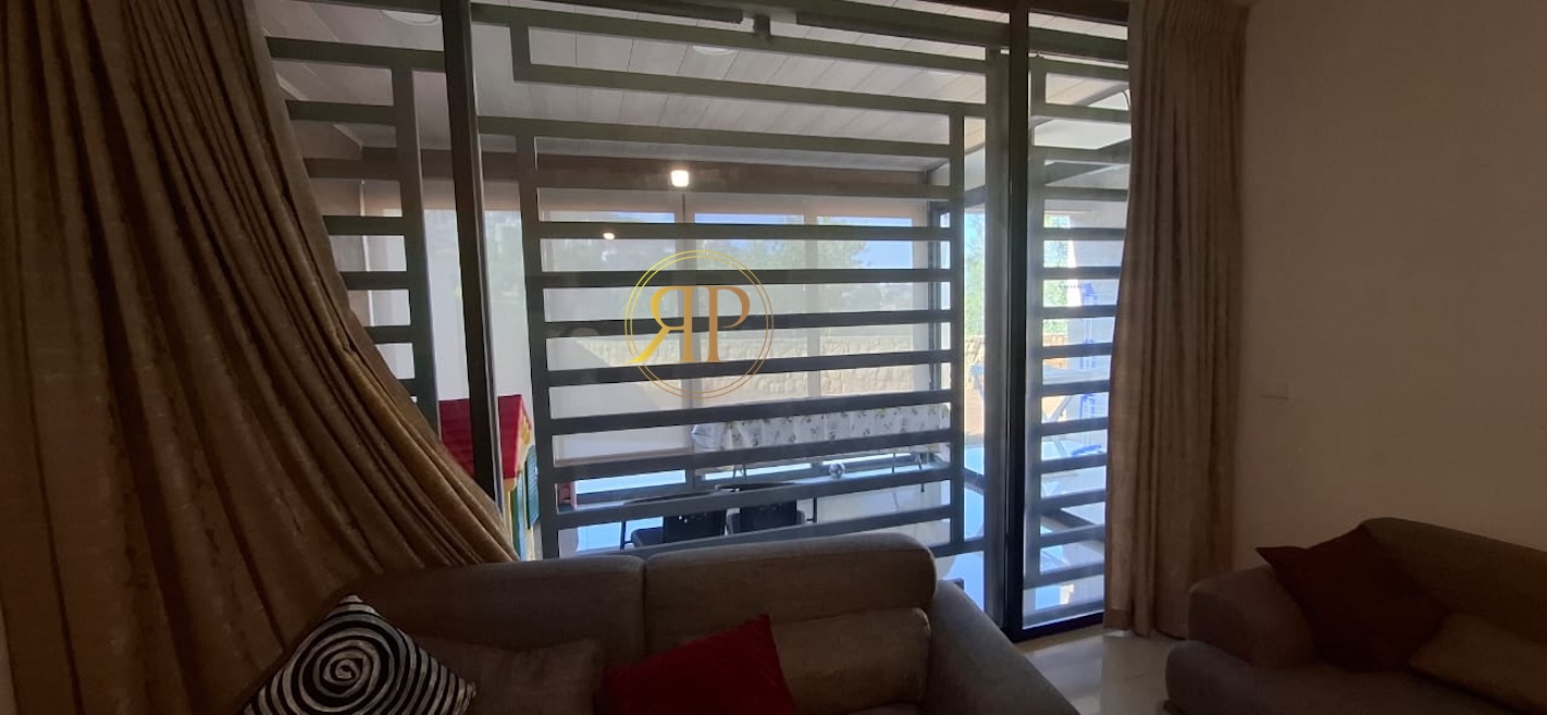 MODERN HOME For Sale in Ain Aalaq 