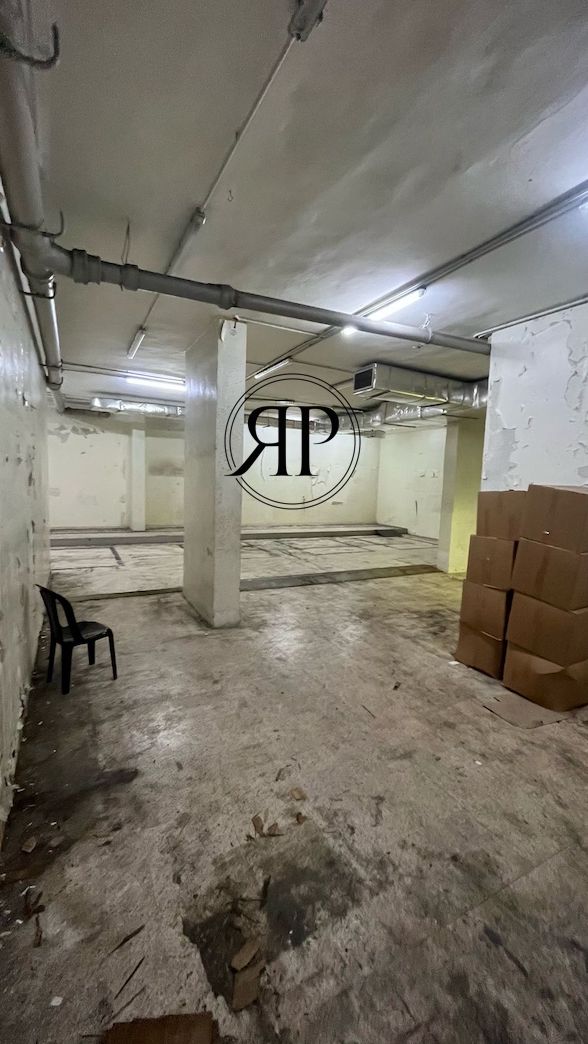 223m2 Warehouse for RENT in Achrafieh