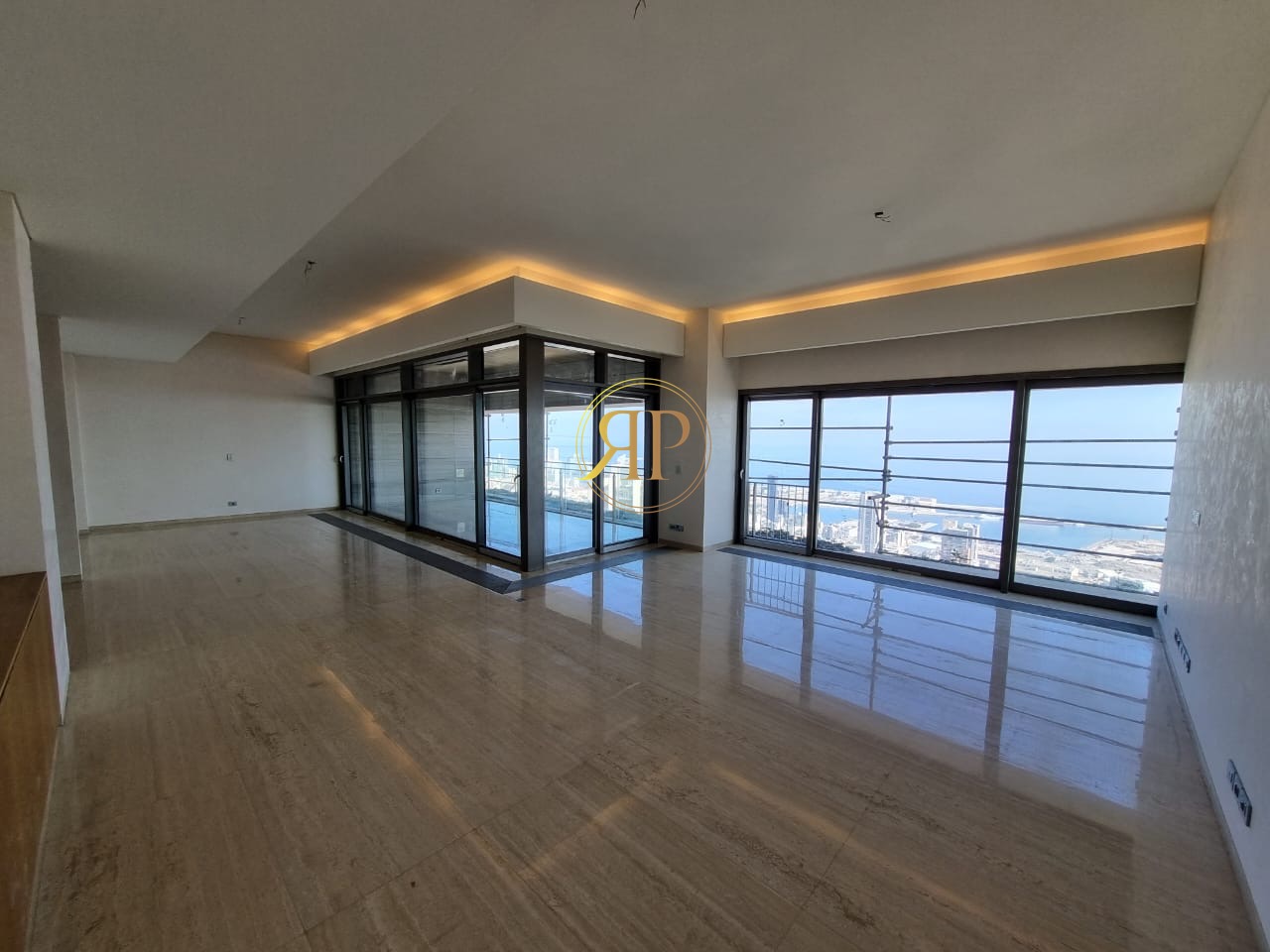 Amazing Luxurious 400m2 Apartment for Sale in SkyGate