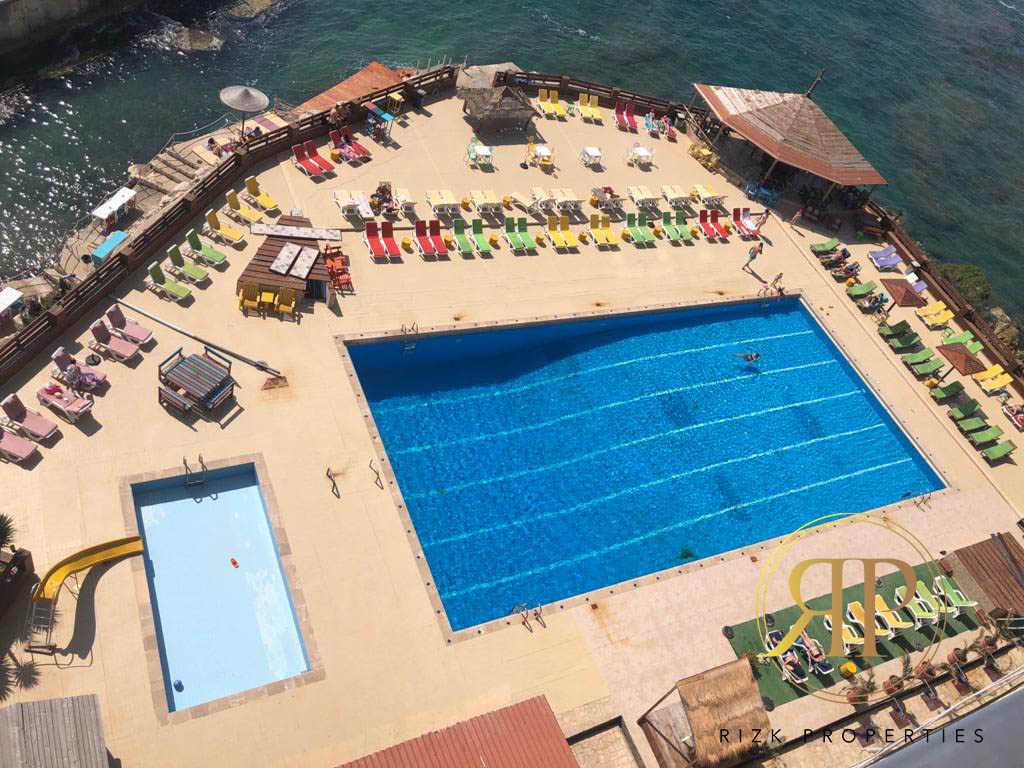 Pool and Sea View Chalet in Amchit