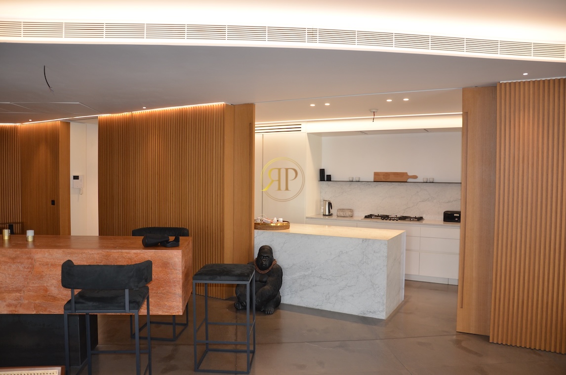 Luxurious 365m2 Apartment for Sale in Minet El Hosn
