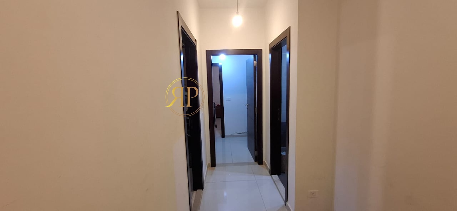MODERN HOME For Sale in Ain Aalaq 
