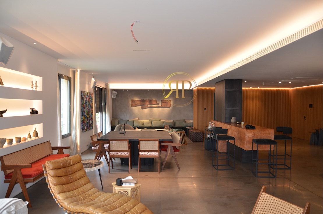 Luxurious 365m2 Apartment for Sale in Minet El Hosn
