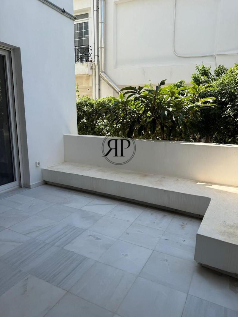 Duplex With Private Pool in Athens