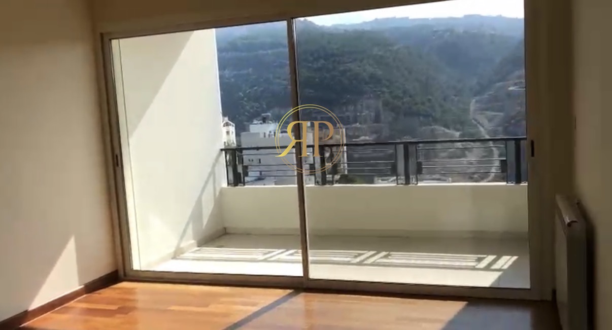 Amazing 450sqm Apartment for Rent in Rabweh