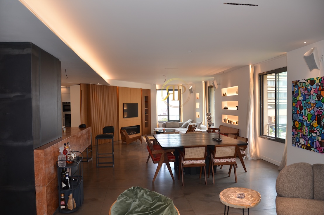 Luxurious 365m2 Apartment for Sale in Minet El Hosn