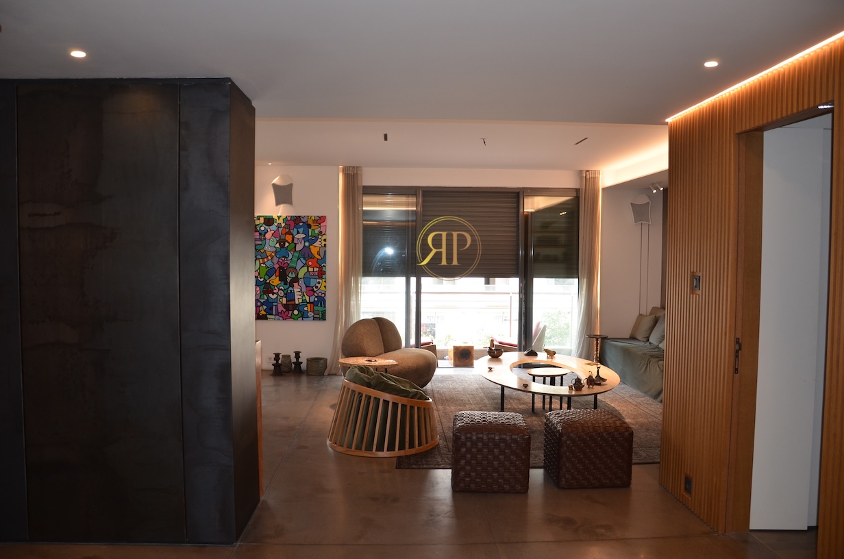 Luxurious 365m2 Apartment for Sale in Minet El Hosn