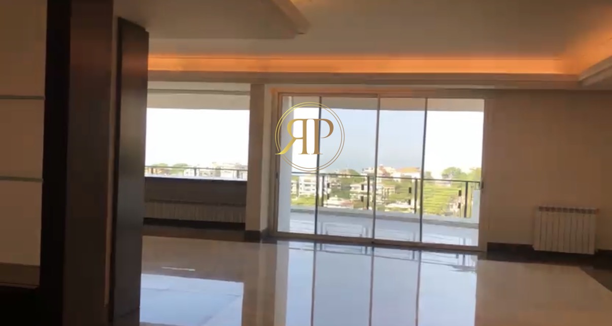 Amazing 450sqm Apartment for Rent in Rabweh