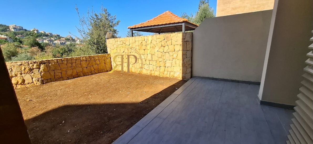 MODERN HOME For Sale in Ain Aalaq 