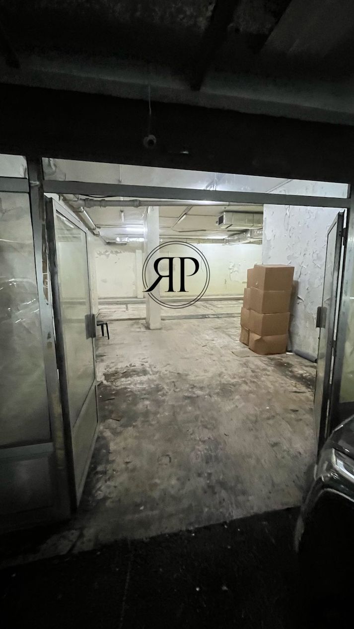 223m2 Warehouse for RENT in Achrafieh